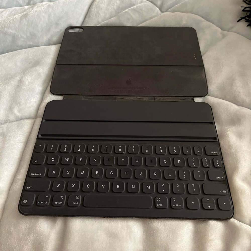 Apple Smart Keyboard Folio for iPad Pro 11-inch
